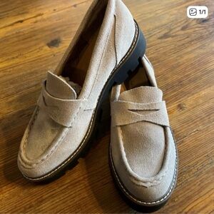 House of Harlow 1960 Women’s Taupe Loafers- size 8.5 women’s
